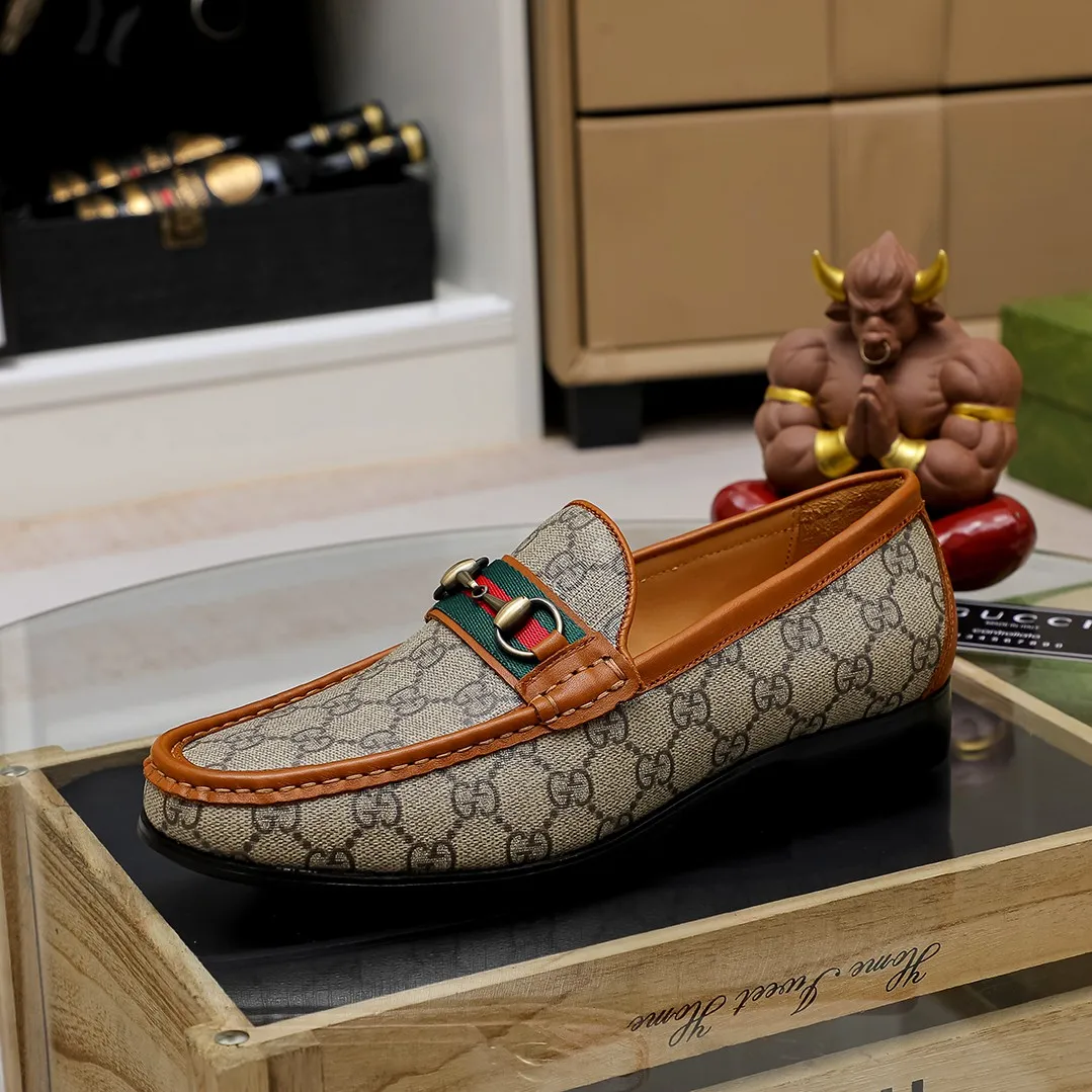 Men's men's shoes 💰420 🆘【GUCCI】Gucci ·🐂里· Hot-selling pea shoes top brand luxury, top quality, the latest fashion pea shoes. The upper is made of original first-layer cowhide. (Full first-layer water-dyed 🐂 leather·inner). The original stylish and stylish soft rubber wear-resistant and non-slip outsole is light and comfortable on the foot, available in 3 colors! Matching code: 38 / 45